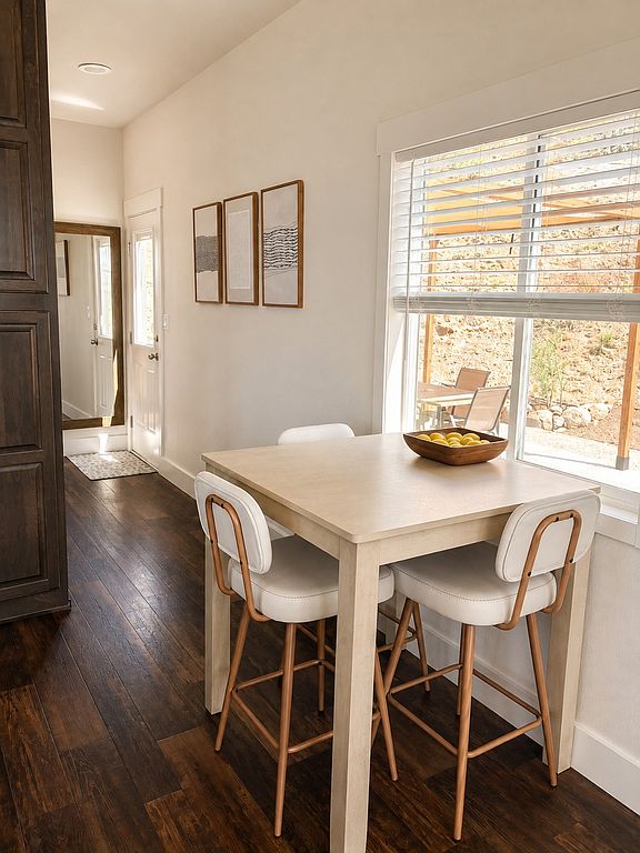 Dining nook