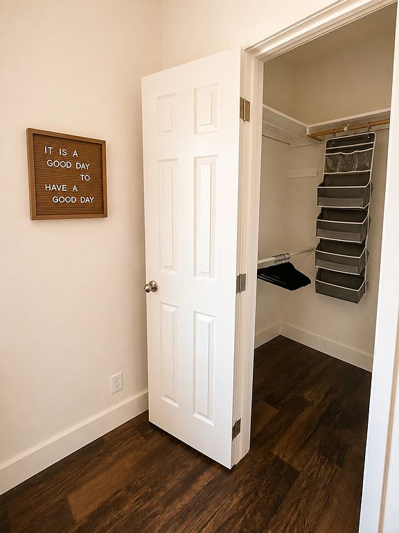 Primary suite closet